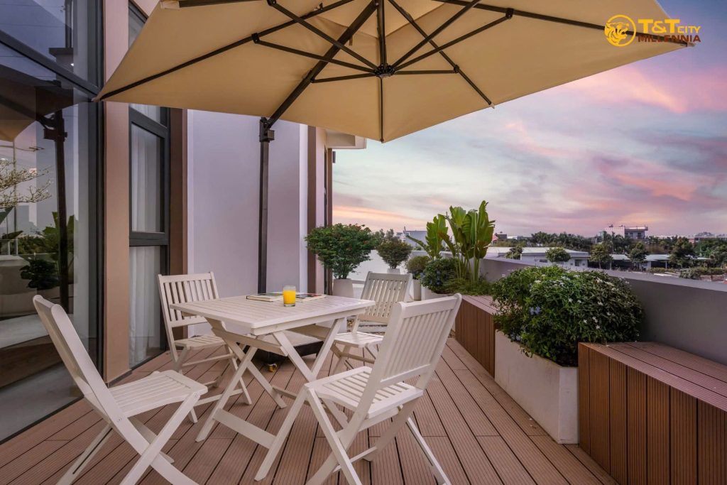 Ban công nhà mẫu T&T Millennia City